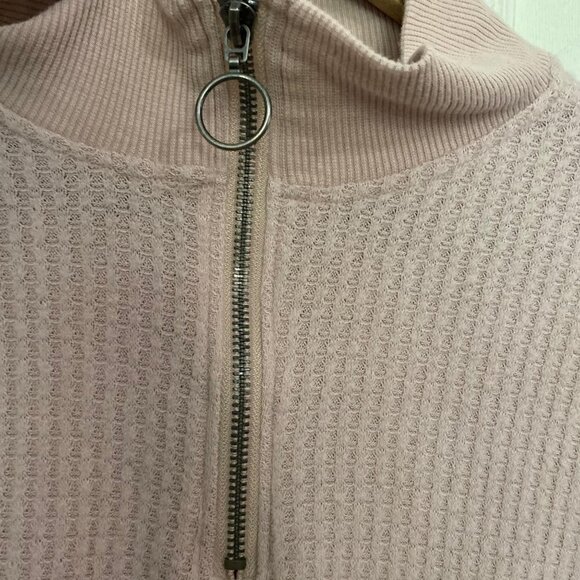 Pink Thermal Waffle Knit Women's Y2K O Ring 1/2 Zip Cropped Sweater Size Small - Picture 3 of 6